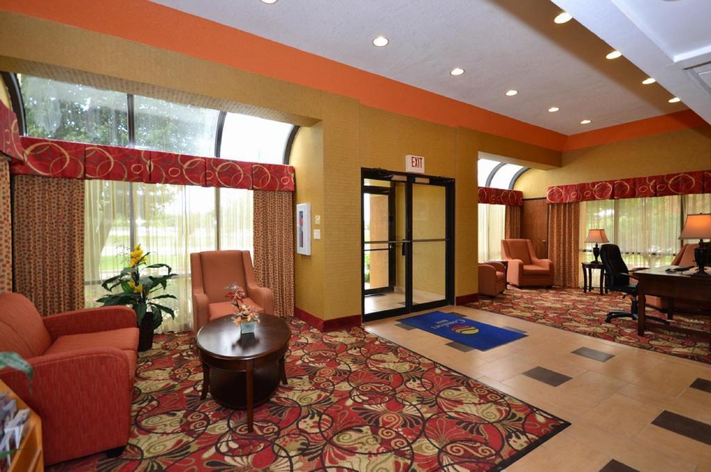 Quality Inn Merriam Kansas City Екстер'єр фото