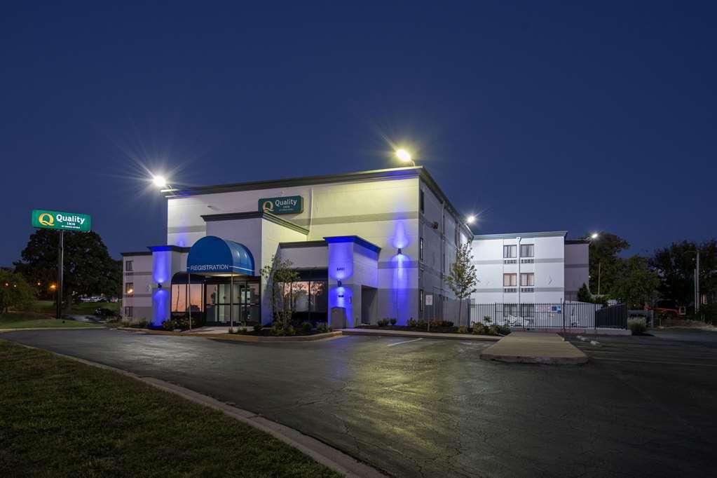 Quality Inn Merriam Kansas City Екстер'єр фото