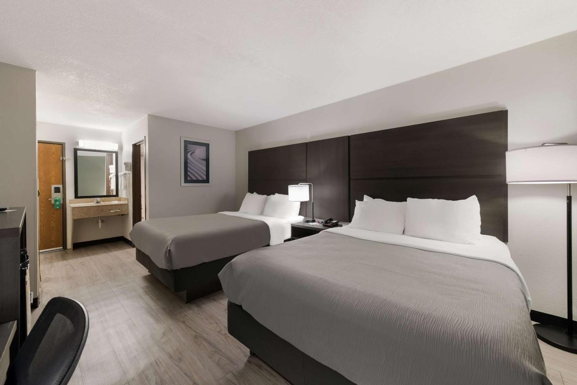 Quality Inn Merriam Kansas City Екстер'єр фото